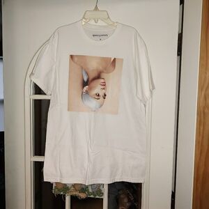 Ariana Grande Sweetner Shirt Size Women's M